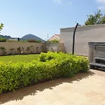 Abelia, Two Terraces, Hot Tub, Free Parking