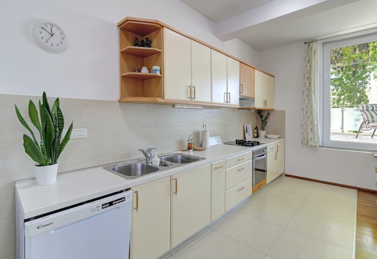 Apartment Abelia, Two Terraces, Hot Tub, Free Parking Dubrovnik