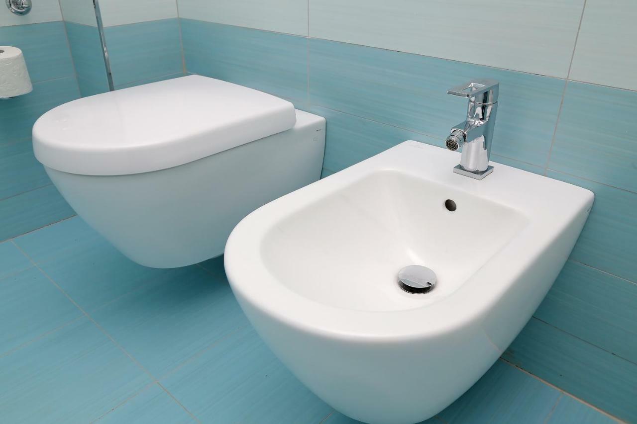 Abelia, Two Terraces, Hot Tub, Free Parking Apartment *