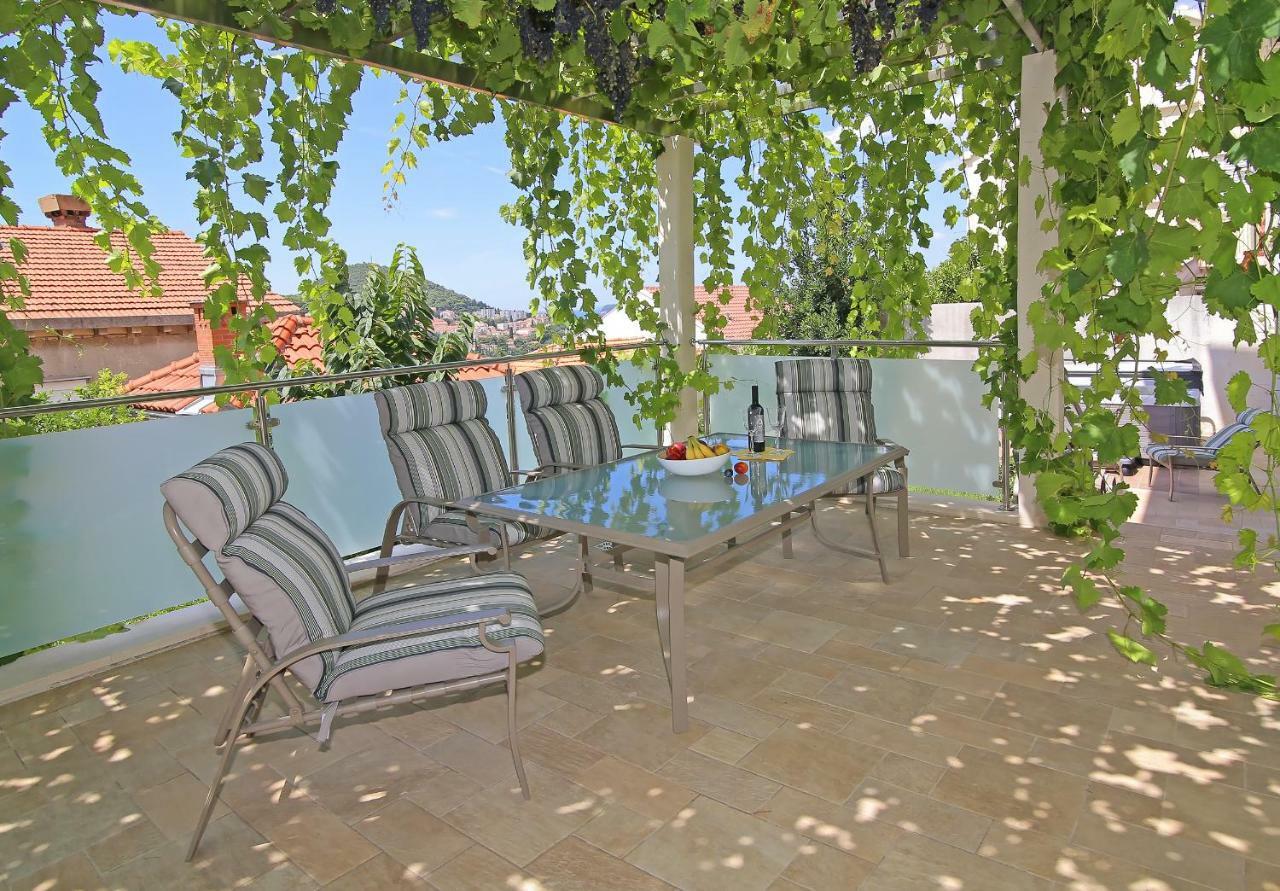 Apartment Abelia, Two Terraces, Hot Tub, Free Parking