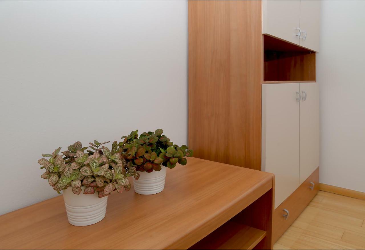 Abelia, Two Terraces, Hot Tub, Free Parking Apartment